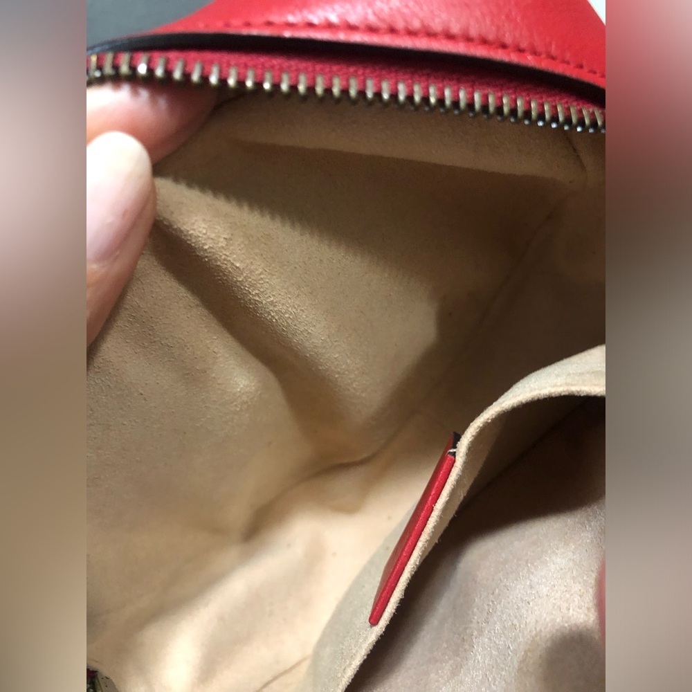 Gucci Authentic Red Quilted Chevron Crossbody Bag - Picture 7 of 11